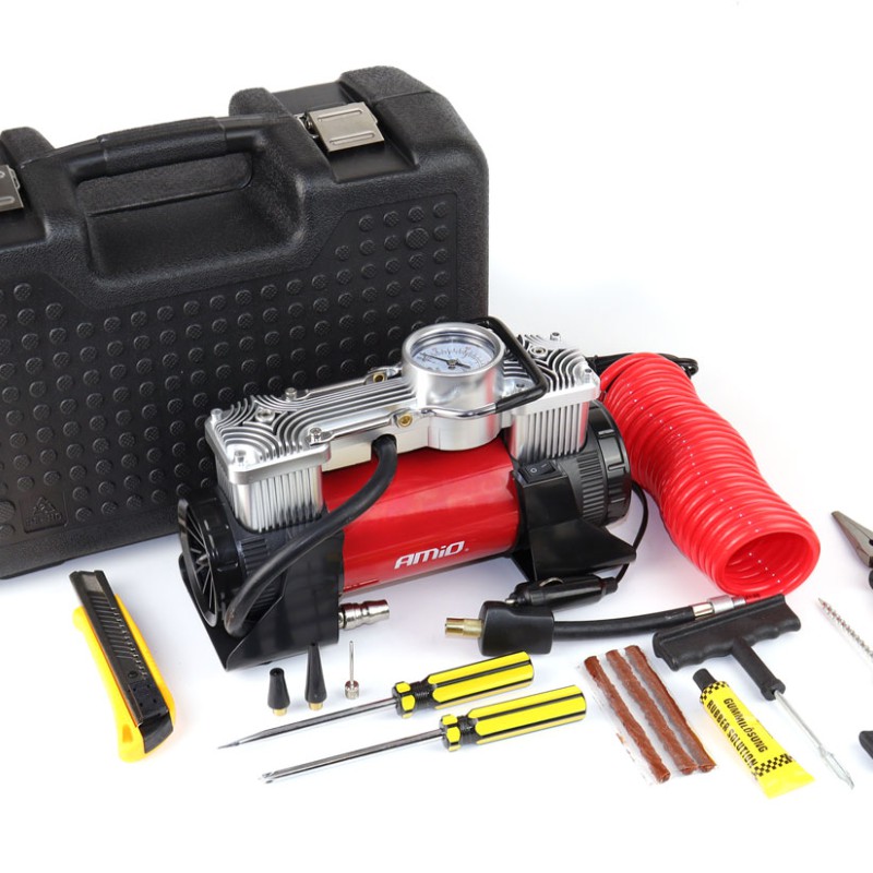 Amio – Κομπρεσέρ Αέρα 12V Διπλού Κυλίνδρου 10BAR 150PSI 60L/min με Μανόμετρο, LED Φακό, Σετ Επισκευής & Βαλιτσάκι για Άμεση Αντιμετώπιση Έκτακτων Αναγκών – 1 Τεμ. (02640/AM)